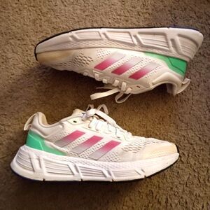 Adidas Questar Womens HP2431 White Running Sneakers Size 8 PRE-OWNED